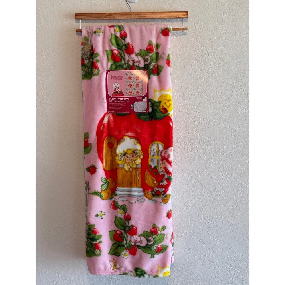 Strawberry Shortcake Pink Plush Throw Blanket 50x70 Jay Franco & Sons New